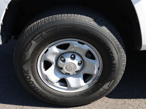 Used 2023 Toyota Tacoma SR AWD/4WD image 6