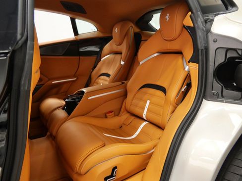 Used 2025 Ferrari Purosangue AWD/4WD image 16