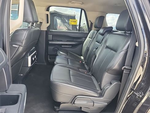 Used 2024 Ford Expedition Max XLT image 6