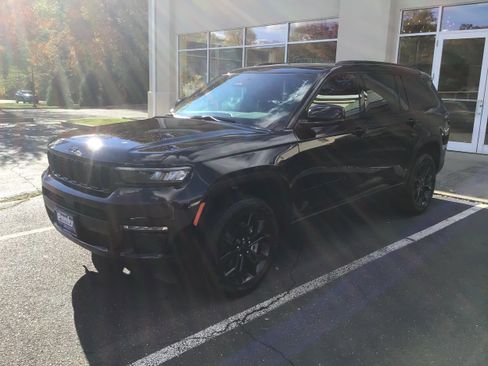 New 2025 Jeep Grand Cherokee L Limited image 3