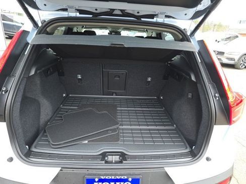 New 2026 Volvo XC40 B5 Plus w/ Protection Package Premier AWD/4WD image 17