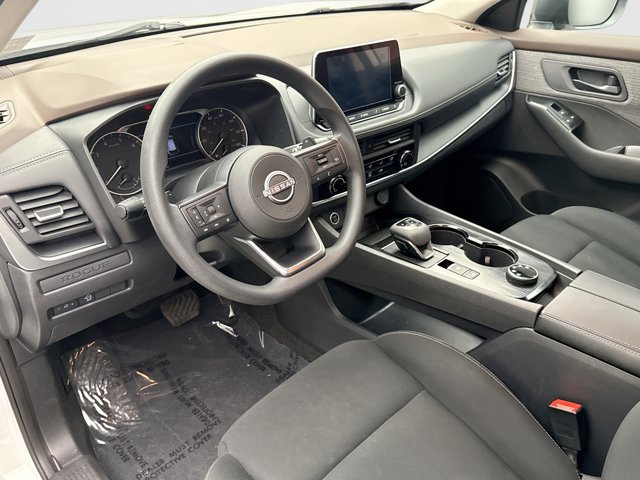 Used 2023 Nissan Rogue S AWD/4WD image 10