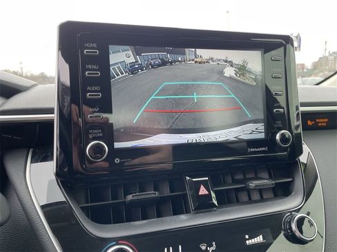 Used 2021 Toyota Corolla LE image 13