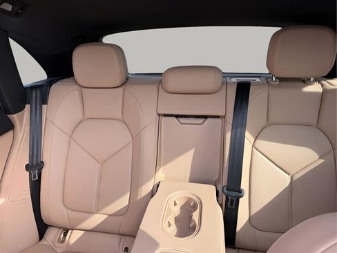 Used 2021 Porsche Macan S image 62