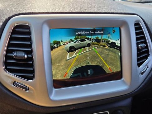 Certified 2021 Jeep Compass Latitude image 22