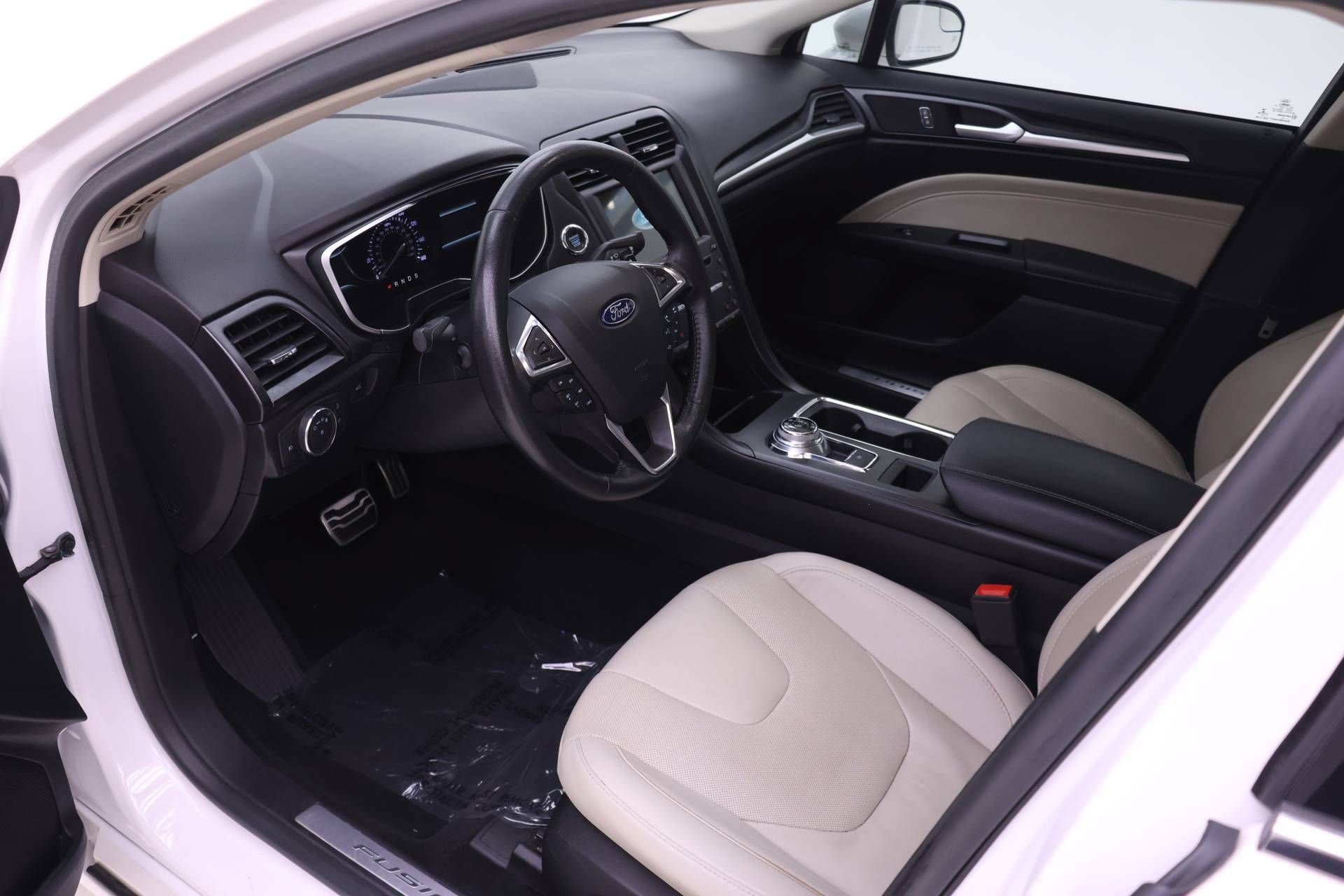 Used 2018 Ford Fusion Titanium AWD/4WD image 3