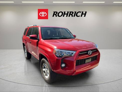 Used 2024 Toyota 4Runner SR5 Premium w/ SR5 Premium Package AWD/4WD image 4