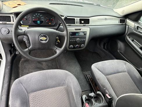 Used 2011 Chevrolet Impala Police FWD image 17