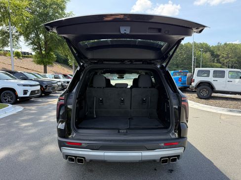 Used 2024 Chevrolet Traverse LT FWD image 29