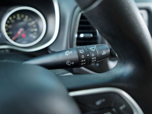 Used 2018 Jeep Compass Sport FWD image 30
