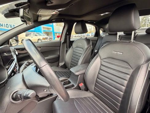 Used 2022 Kia Forte GT-Line w/ GT-Line Premium Package image 10