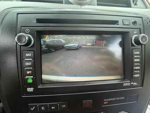 Used 2011 Buick Enclave CXL AWD/4WD image 16