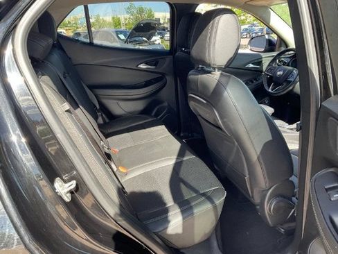 Used 2022 Buick Encore GX Essence w/ Experience Buick Package FWD image 9
