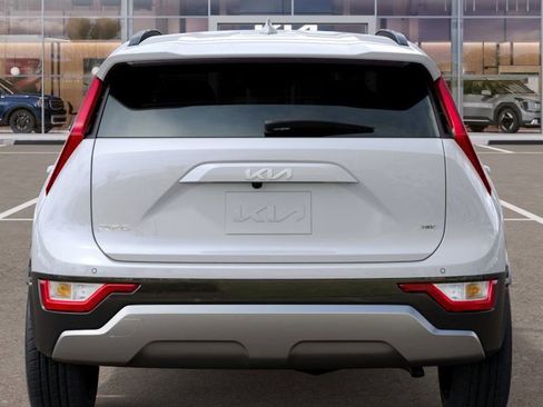 New 2025 Kia Niro EX Touring image 14