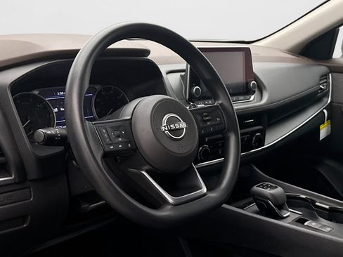 Used 2023 Nissan Rogue S AWD/4WD image 7