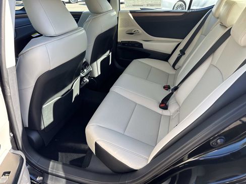 New 2025 Lexus ES 350 w/ Premium Package image 13