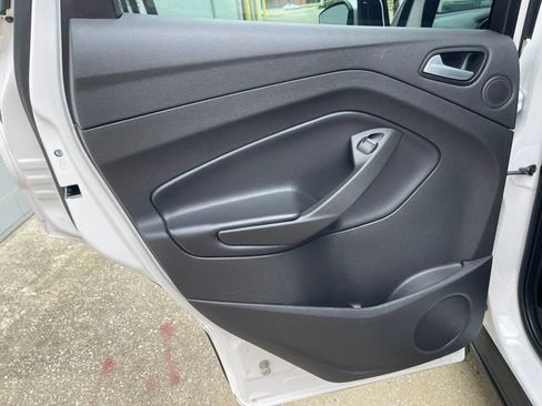 Used 2019 Ford Escape Titanium FWD image 21