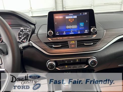 Used 2025 Nissan Altima 2.5 SV image 39