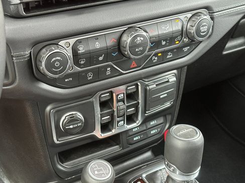 New 2026 Jeep Gladiator Sport AWD/4WD image 19