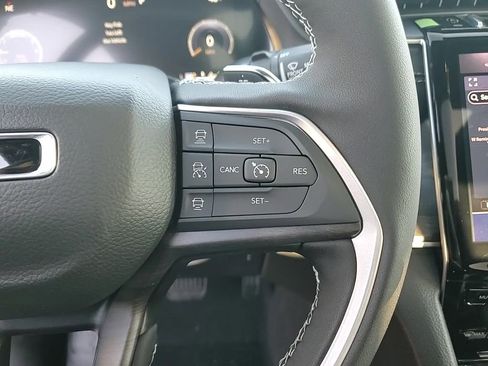 New 2025 Jeep Grand Cherokee L Limited w/ Luxury Tech Group II image 14