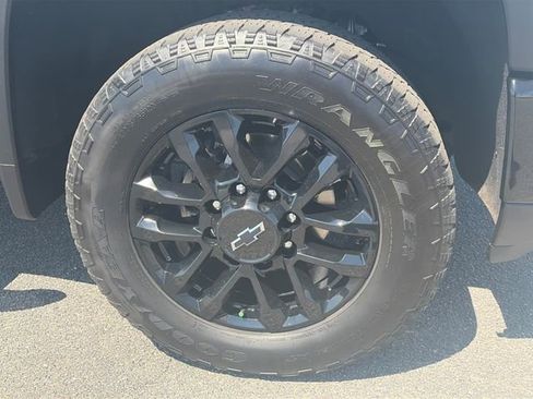 Used 2026 Chevrolet Silverado 2500 LT w/ Trail Boss Package AWD/4WD image 12