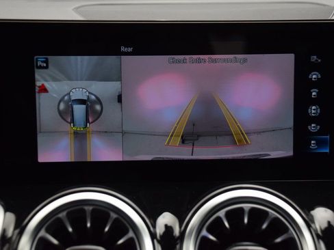 Certified 2022 Mercedes-Benz GLB 250 image 29