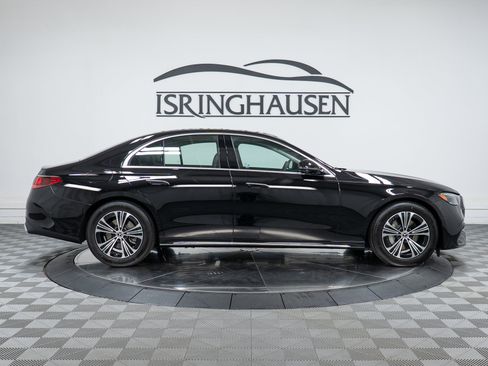 New 2026 Mercedes-Benz E 350 4MATIC Sedan image 4