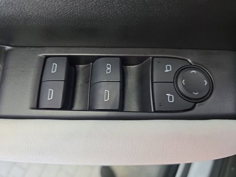 Used 2024 GMC Canyon AT4X image 28