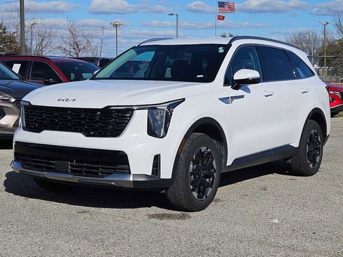 Used 2024 Kia Sorento S image 10