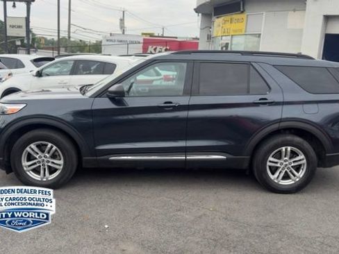 Certified 2022 Ford Explorer XLT AWD/4WD image 2