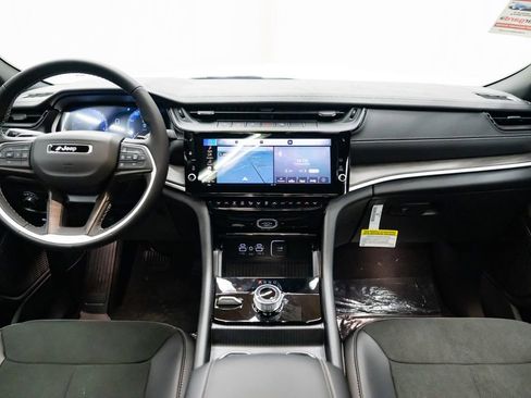 New 2026 Jeep Grand Cherokee 4WD image 9