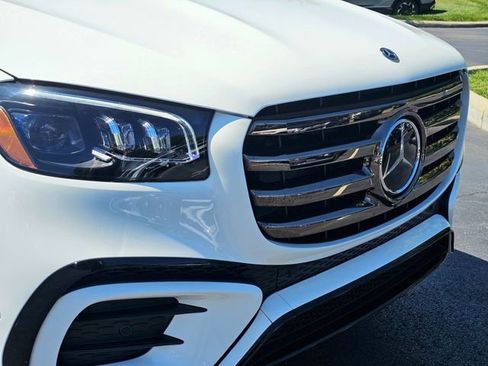 New 2026 Mercedes-Benz GLS 450 4MATIC image 3