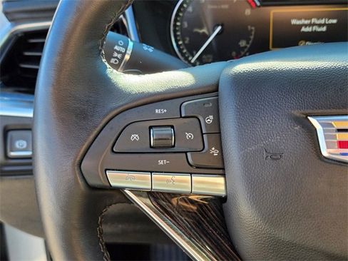 Used 2025 Cadillac XT6 Premium Luxury image 29