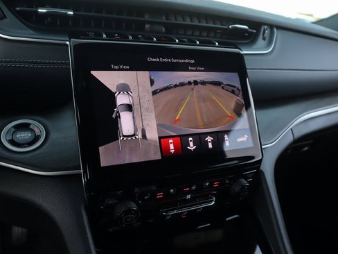 New 2025 Jeep Grand Cherokee L Limited w/ Luxury Tech Group II image 6