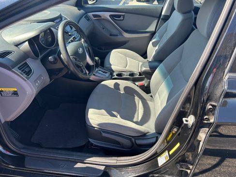 Used 2013 Hyundai Elantra GLS w/ Preferred Pkg image 6
