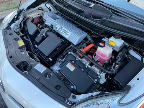 Used 2015 Toyota Prius Three image 22