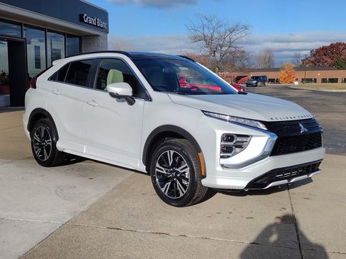 New 2026 Mitsubishi Eclipse Cross SEL image 13