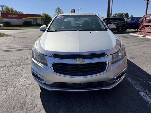 Used 2016 Chevrolet Cruze LT image 2