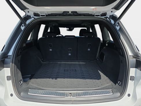 Certified 2023 Jeep Grand Cherokee Overland AWD/4WD image 10