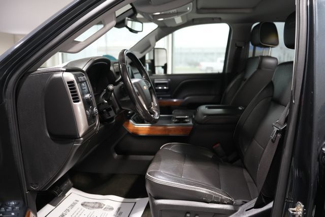 Used 2018 Chevrolet Silverado 2500 High Country w/ Duramax Plus Package AWD/4WD image 12