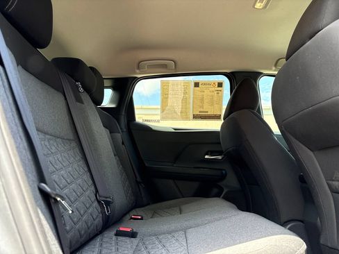 Used 2025 Nissan Kicks SV FWD image 26