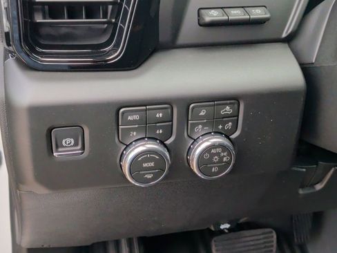 New 2026 GMC Sierra 2500 AT4 w/ AT4 Premium Plus Package AWD/4WD image 17