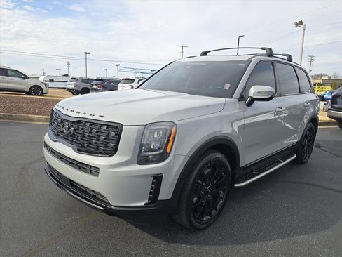 Used 2022 Kia Telluride EX w/ EX Premium Package image 7