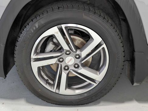 Used 2021 GMC Terrain SLT w/ Infotainment Package II AWD/4WD image 3