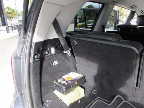 Used 2012 Mercedes-Benz GL 550 4MATIC image 33