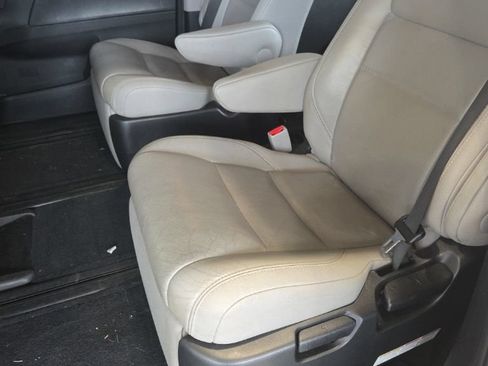 Used 2016 Toyota Sienna Limited Premium w/ Advanced Technology Package FWD image 5