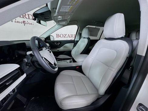New 2026 Lincoln Aviator AWD image 21