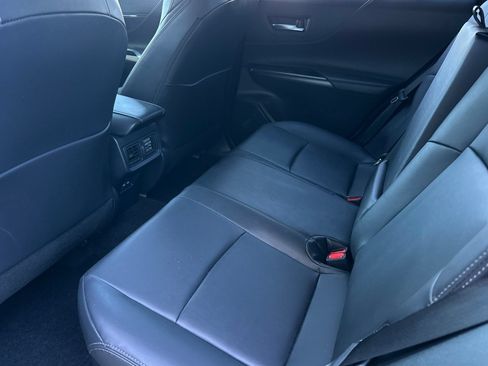 Used 2023 Toyota Venza XLE AWD/4WD image 12