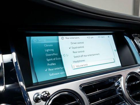 Used 2016 Rolls-Royce Ghost image 92