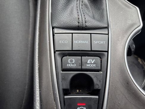 Used 2024 Toyota Camry LE image 19